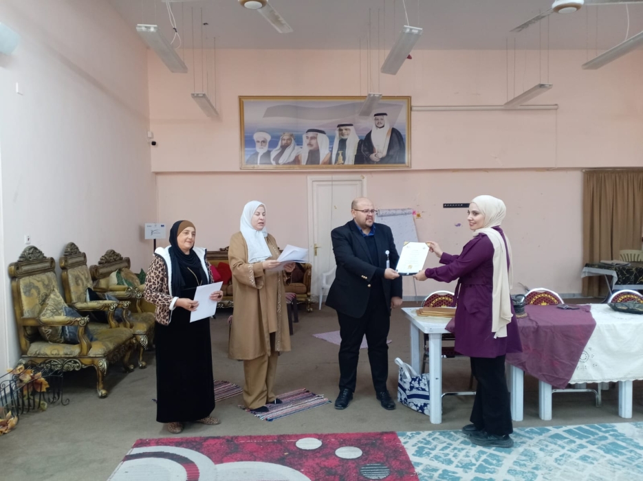 مركز شابات رحاب ينظم حفل تخريج المشاركات في الدورة التأسيسية في التجميل 