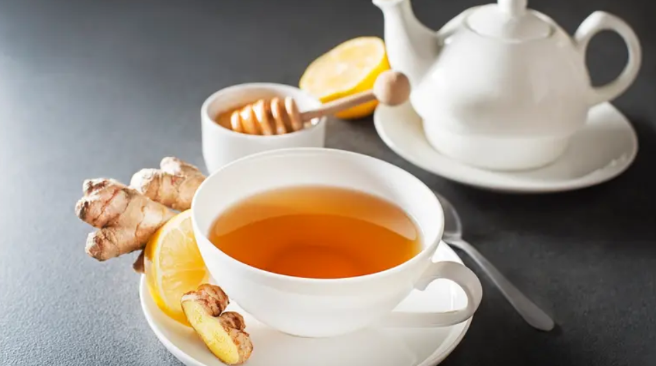 مزيج لمحاربة البرد .. العلم يكشف قوة الزنجبيل والليمون والعسل