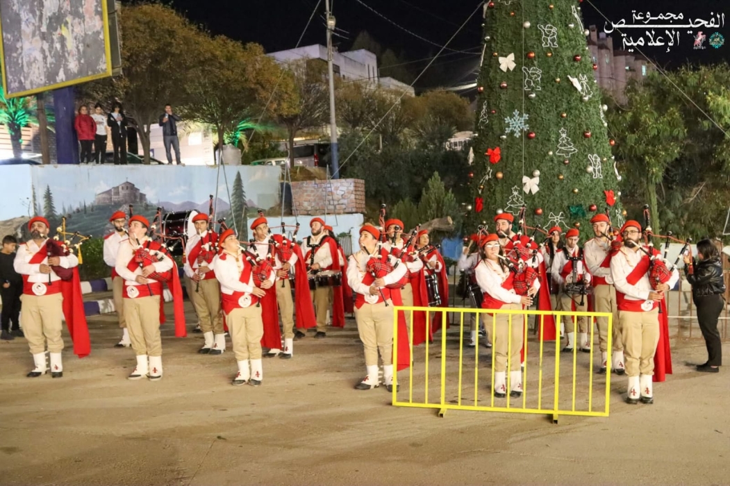 نادي شباب الفحيص ينظم احتفالًا مميزًا لإضاءة شجرة عيد الميلاد