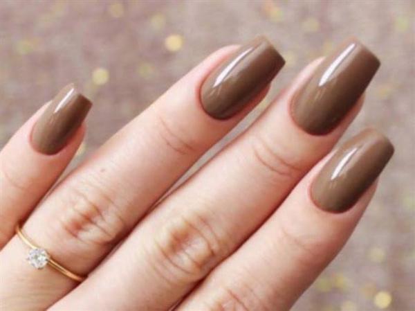 أظافر القهوة .. ترند يسيطر على إطلالات الخريف