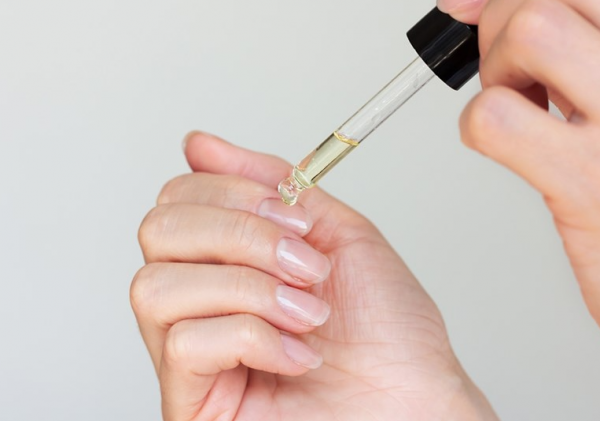 نقص هذه الفيتامينات سبب تكسر أظافركِ