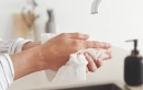 نصائح لعلاج مشكلة جفاف اليدين الناتج عن غسل الصحون طوال الشتاء