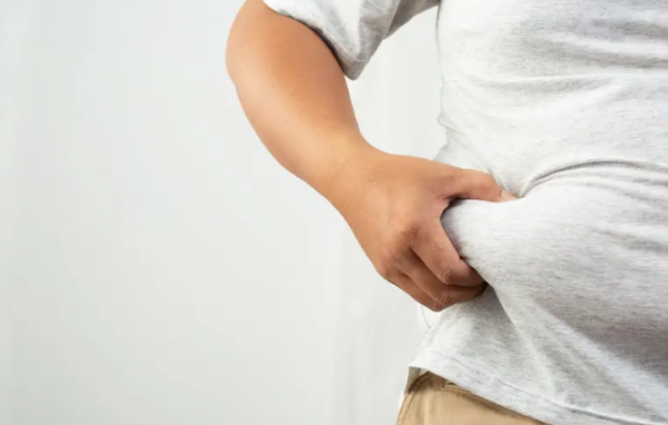 عادات يومية تزيد دهون البطن العميقة .. و5 نصائح لتجنبها