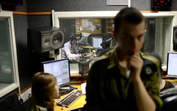 مجلس الوزراء الإسرائيلي يصوت على إغلاق إذاعة الجيش