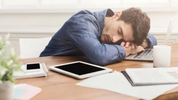 ضارة أم مفيدة .. العلم يحسم الجدل حول القيلولة