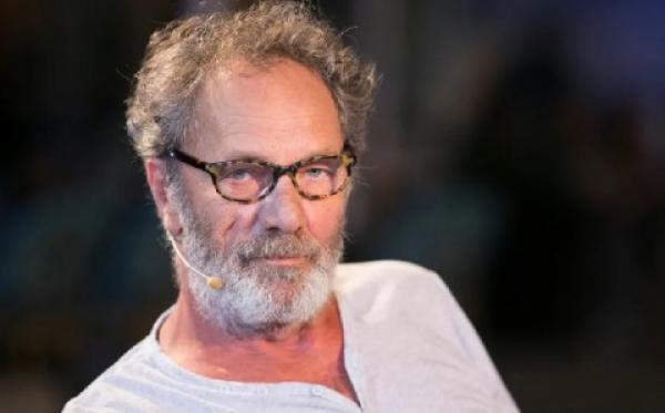 وفاة الفنان والمخرج الفلسطيني محمد بكري عن 72 عاما