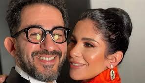 منى زكي ترد بطريقة غير مباشرة على أنباء انفصالها عن أحمد حلمي