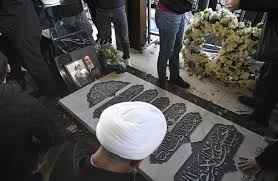 صحفي إسرائيلي يزور ضريح نصر الله في بيروت بضاحية بيروت الجنوبية ويلتقط صورا