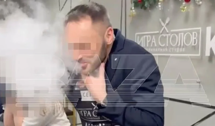 كوكتيل قاتل .. خطأ طاهٍ شهير يحول احتفال إلى كارثة