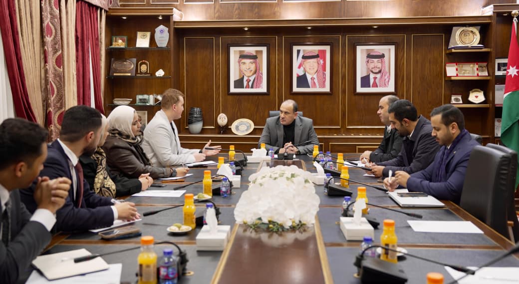 العين العياصرة يلتقي وفدًا من مبادرة مجلس الشباب الأردني