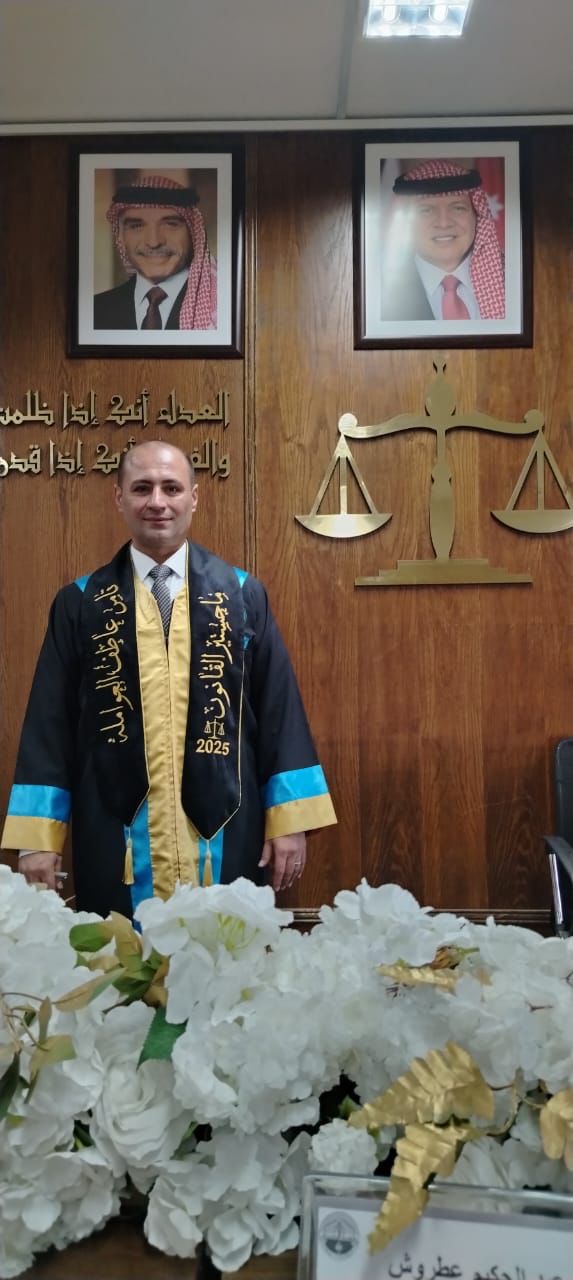 قلعة النيوز  تتقدم في المباركة للصديق ثامر عاطف حسن العواملة بأصدق التهاني والتبريكات بمناسبة مناقشته رسالة الماجستير في القانون،