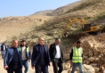 أبو السمن يتفقد أعمال معالجة الانهيارات على طريق وادي شعيب