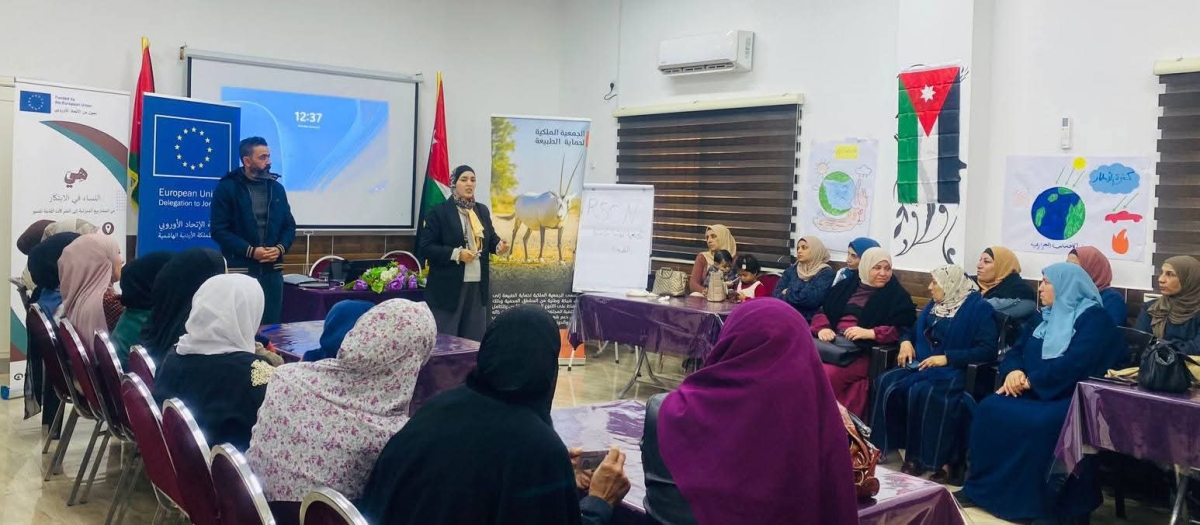 مركز شباب وشابات عنجرة ينظم جلسة تعريفية حول آلية الحصول على منح لمشاريع السيدات