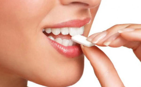 مضغ العلكة قد يساعد على التركيز وتخفيف التوتر