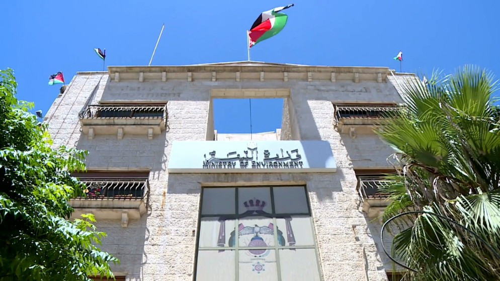 البيئة: انبعاثات مصنع السيراميك في القطرانة بخار ماء وليست ملوِّثات للهواء