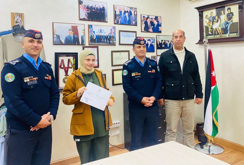 تخريج دورة اصدقاء الشرطة في الشركة المتحدة للإبداع