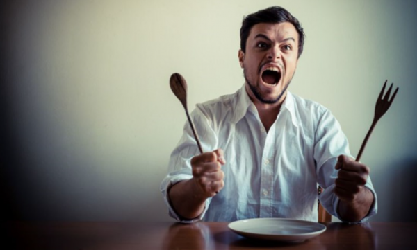 هل شعرت يوماً بـالجوع العصبي؟ العلماء يكتشفون السبب