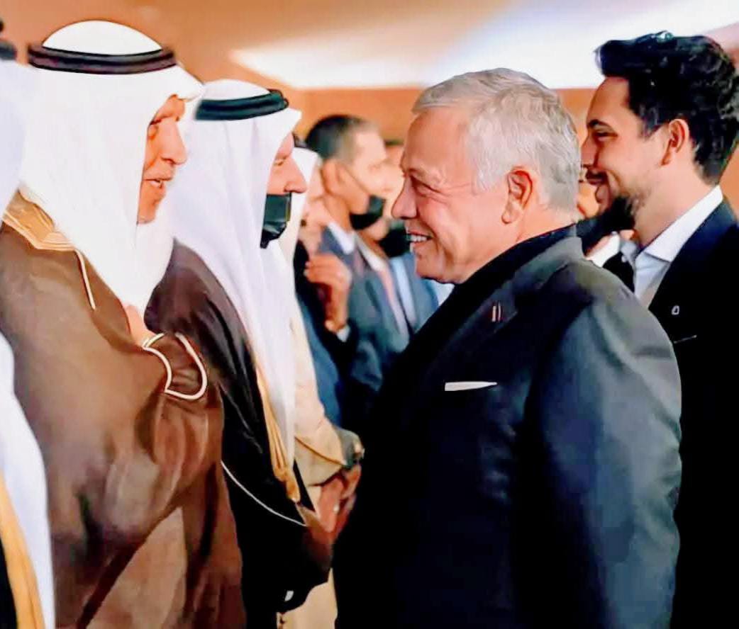 الشيخ جمال عوده الحويطات يهنيء سيد البلاد بعيد ميلاده الميمون