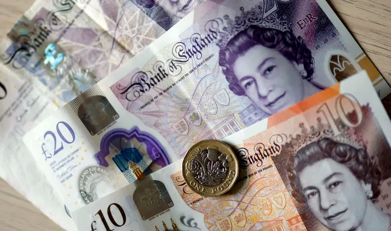 الإسترليني يرتفع مقابل الدولار واليورو