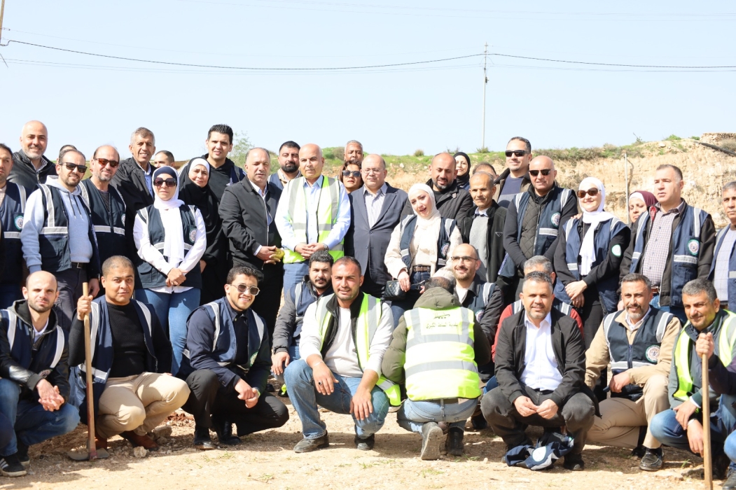 الطاقة والمعادن تشارك في الحملة الوطنية لغرس الأشجار الحرجية