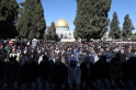 65 ألفا يؤدون صلاة الجمعة في المسجد الأقصى