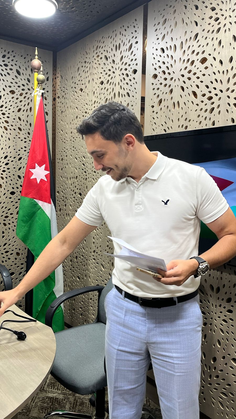 جيل بين وظيفتين: شباب الأردن بين حلم الاستقرار وواقع المنصات