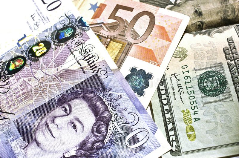 استقرار الجنيه الإسترليني أمام الدولار واليورو