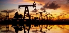 أسعار النفط تقفز 5 مع تصاعد التوتر في الشرق الأوسط