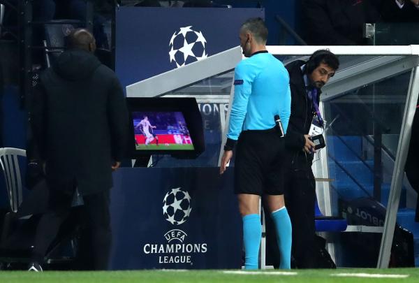 اتحاد الكرة يوافق على عطاء الـ VAR .. وتطبيقه الموسم المقبل