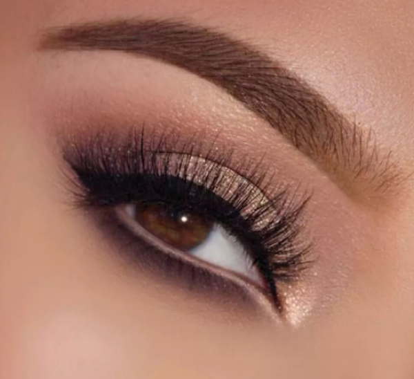 أبرز تريندات المكياج لعيد الفطر 2026 من خبراء الجمال لتتألقي بإطلالة عصرية ساحرة