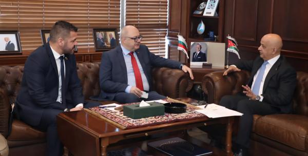 تجارة الأردن تبحث تعزيز العلاقات التجارية مع بلغاريا