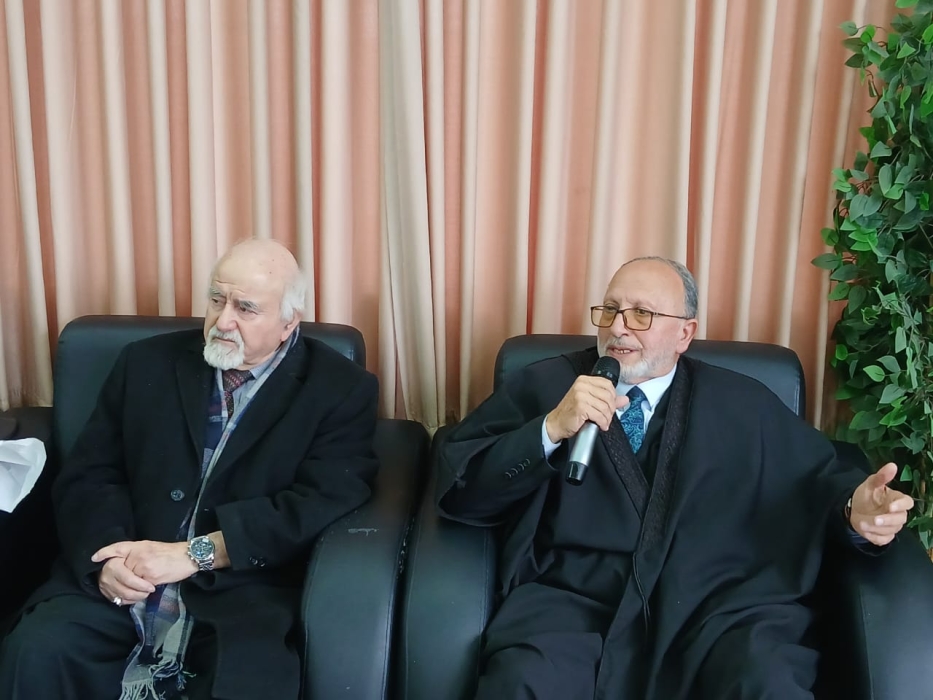 مراد يحاضر بالأردنية للعلوم والثقافة حول الدين والسياسة بالعصر الحديث.