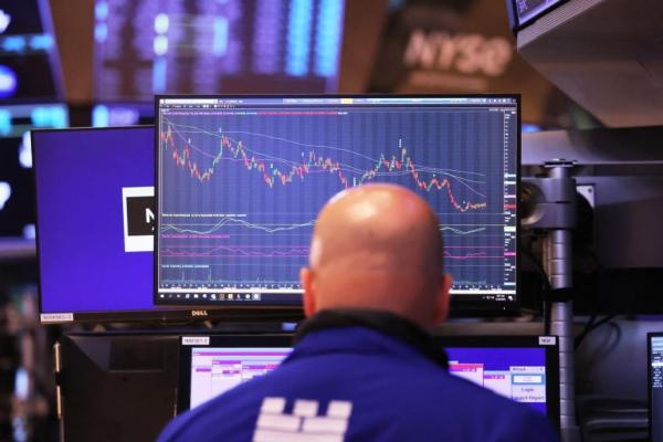 الأسواق الأوروبية تغلق على تراجع وتتكبد خسائر أسبوعية