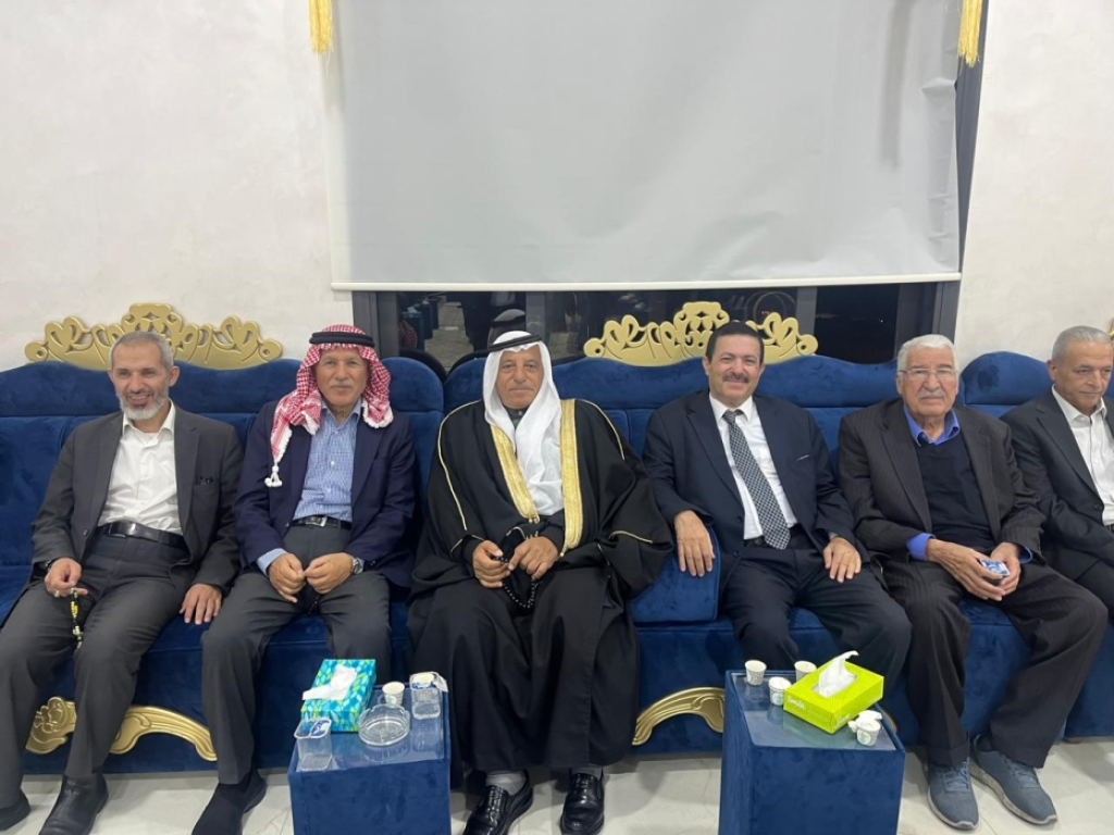 النائب العرموطي والشيخ الفايز والأستاذ غرير والمؤرخ العرموطي يقدمون التعازي بوفاة الخريشا