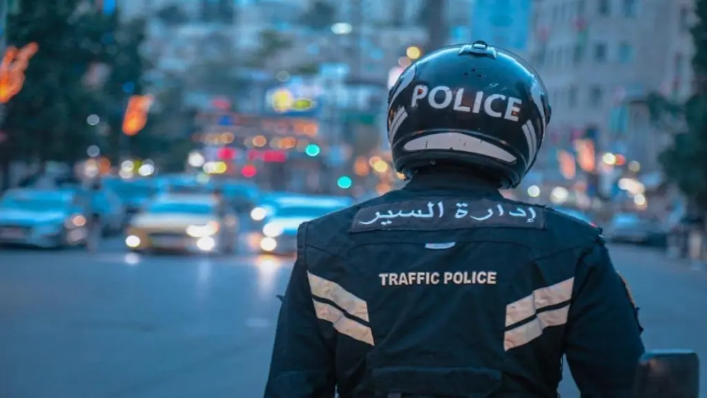 إعاقة مرورية إثر تعطل حافلة أمام مستشفى الملكة علياء العسكري