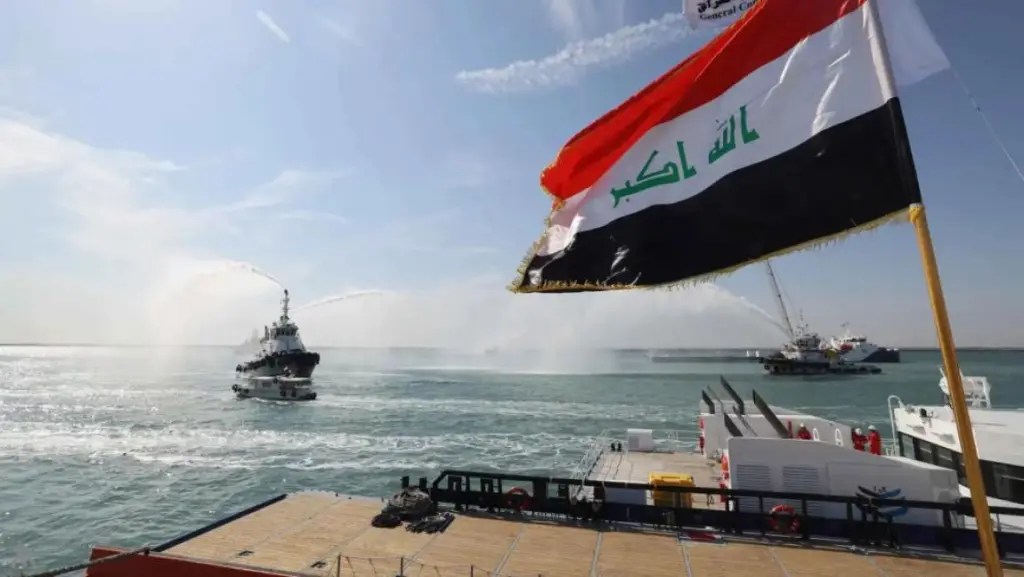 العراق: نقل مليوني برميل من النفط الخام إلى خارج مضيق هرمز
