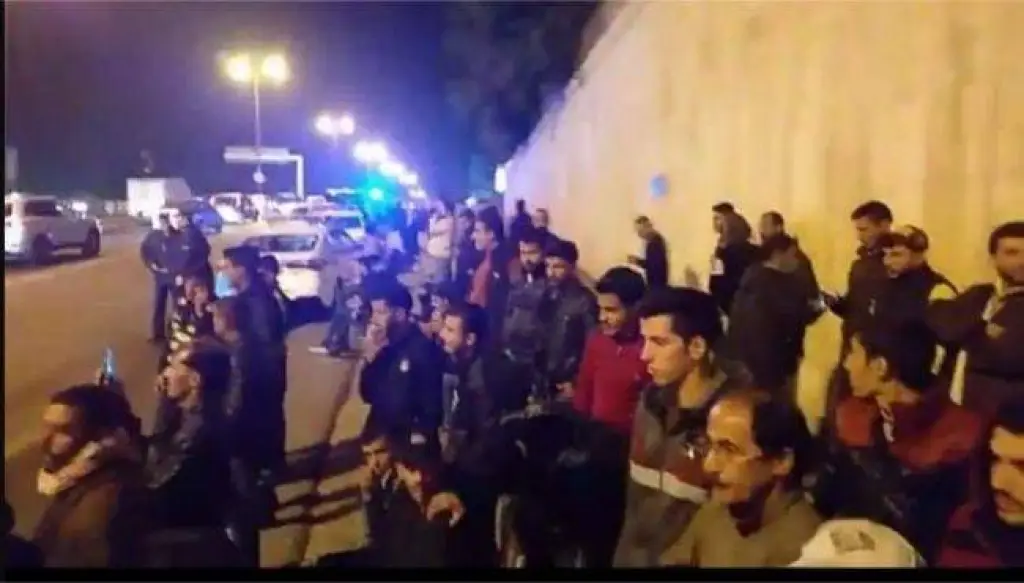 اعتصام ليلي أمام السفارة السعودية بعمان (فيديو)