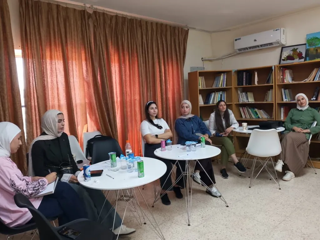 برامج تدريبية متنوعة تعزز مهارات الشباب في مركز شباب وشابات البلقاء النموذجي