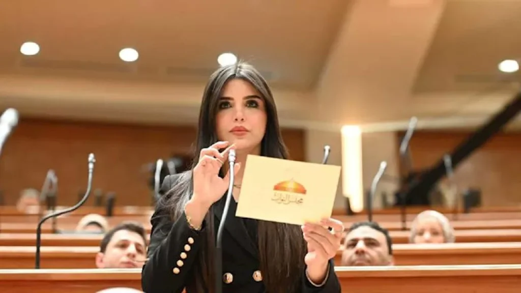 حسنا البرلمان ....  رواد السوشيال ميديا يطلبون يد النائبة المصرية ريهام أبو الحسن