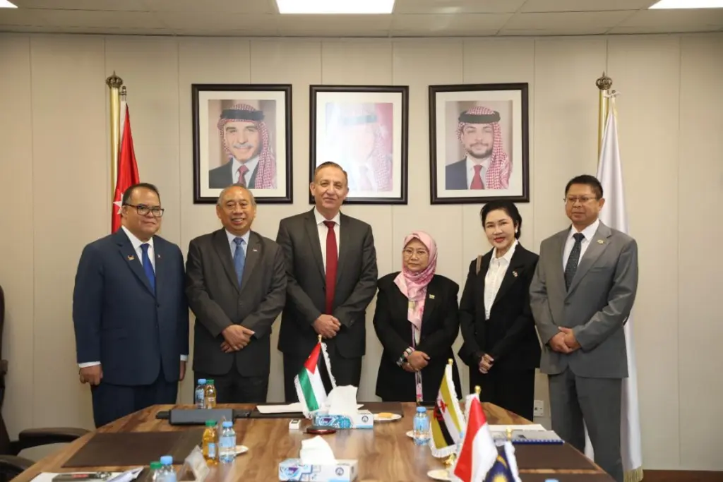 وزير الزراعة يبحث مع سفراء دول "آسيان" تعزيز التعاون المشترك