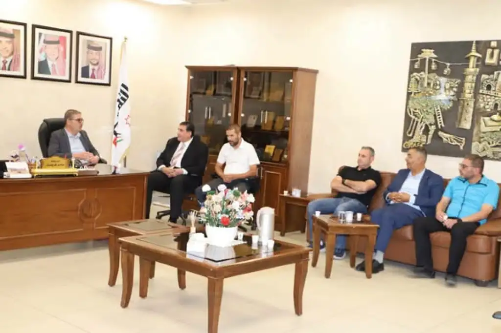 مدير ثقافة عجلون يلتقي الأمانة العامة ولجنة التحكيم للمؤتمر العلمي الثاني لأندية المعلمين
