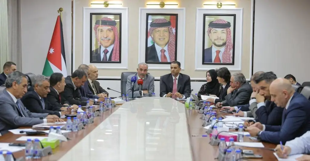 الاقتصاد والآثار  النيابيتان ترفعان توصيات للحكومة لدعم القطاع السياحي