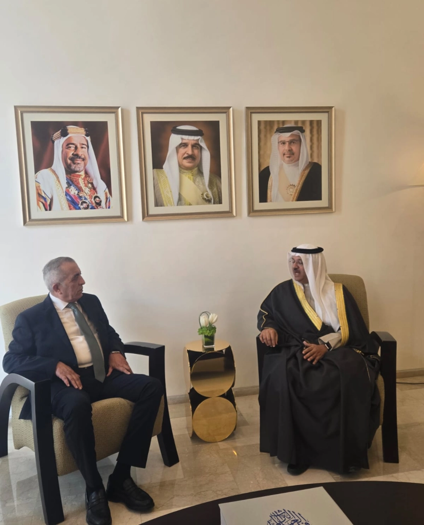 وزير الثقافة يبحث في البحرين شراكة ثقافية استراتيجية تعزز العلاقات الأردنية البحرينية.