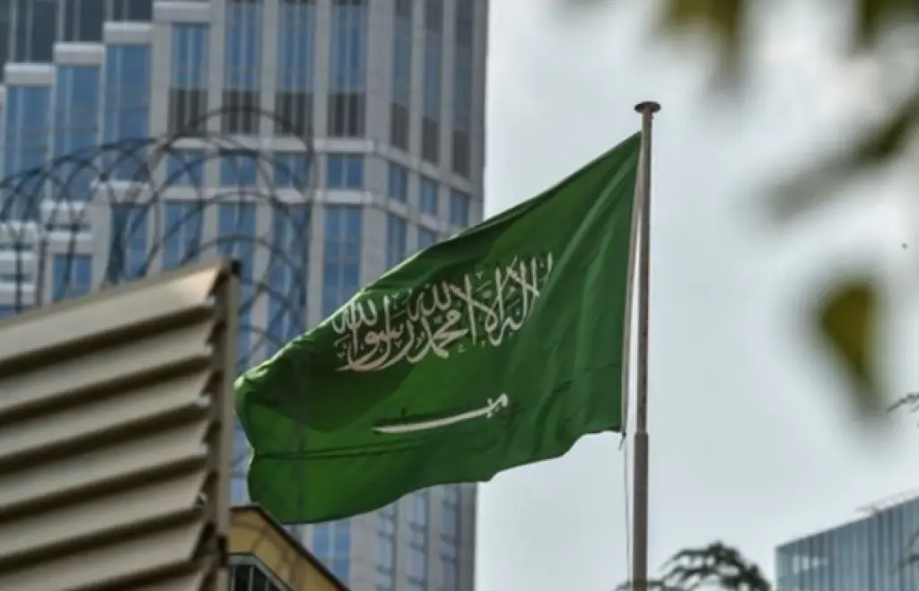 السعودية .. وفاة الأمير نواف بن نايف