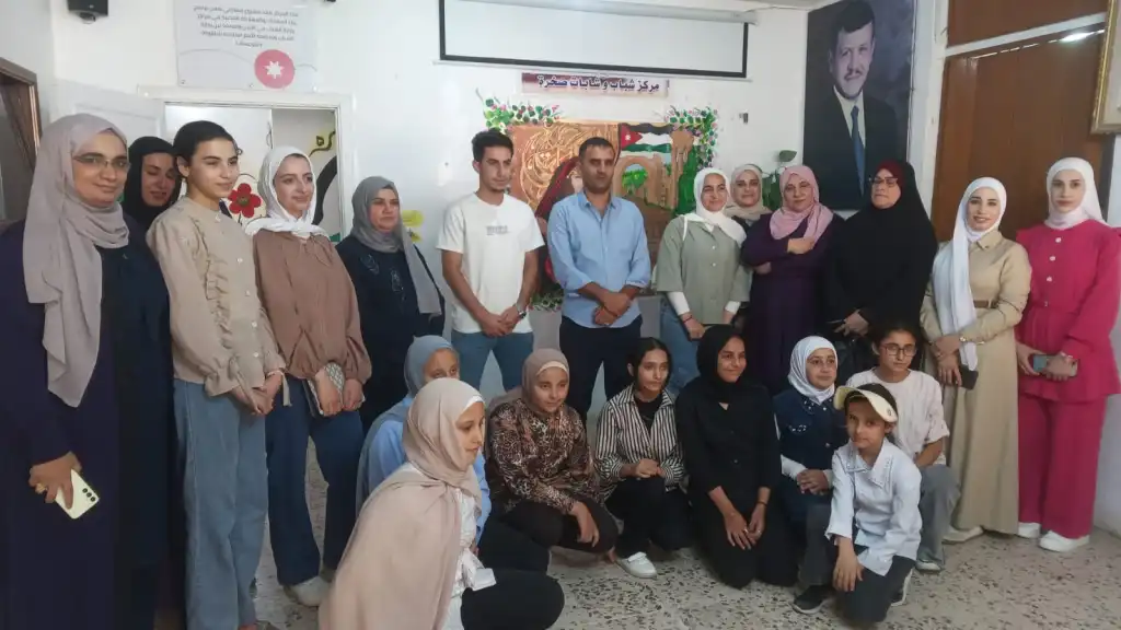 محاضرة توعوية حول الاخلاق الرقمية في مركز شباب وشابات صخرة المدمج
