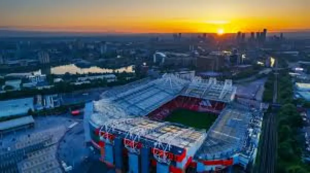 هل يستطيع مانشستر يونايتد العودة إلى المراكز الأربعة الأولى في الدوري الإنجليزي الممتاز؟
