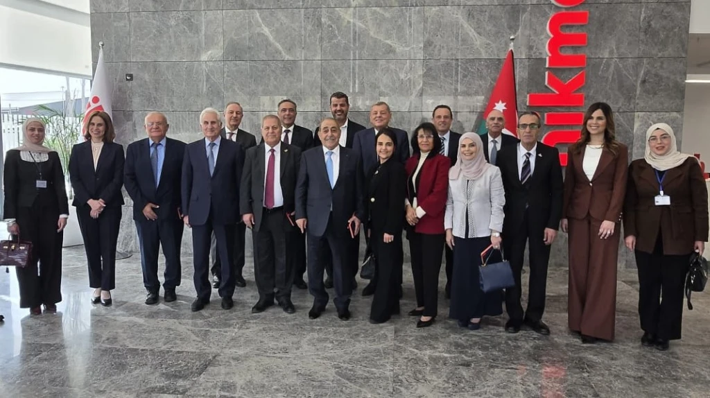 صحة الأعيان تطلع على واقع عمل شركة أدوية الحكمة
