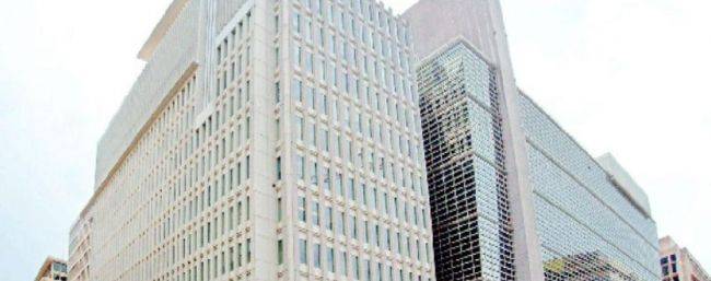 هبوط صافي تدفقات الديون 28 % إلى 529 مليار دولار، وازدياد أعباء الديون