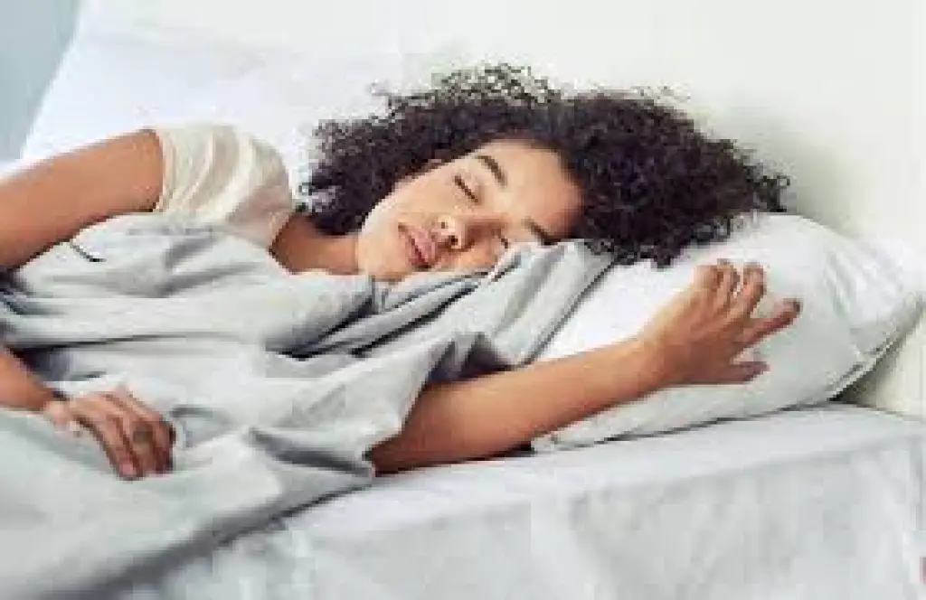 5 مشروبات صادمة تساعدك على النوم