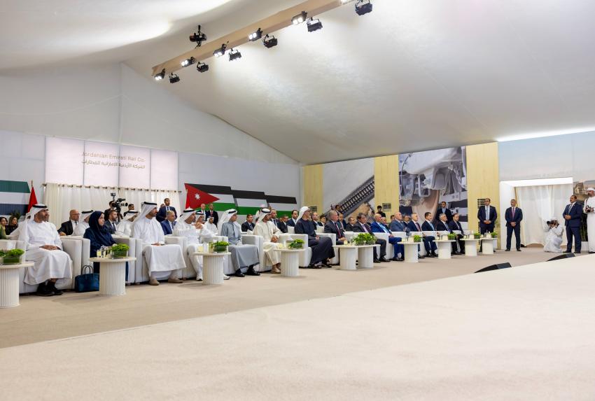 الملك وولي عهد أبوظبي يشهدان وضع حجر الأساس لمشروع سكة حديد العقبة - معان